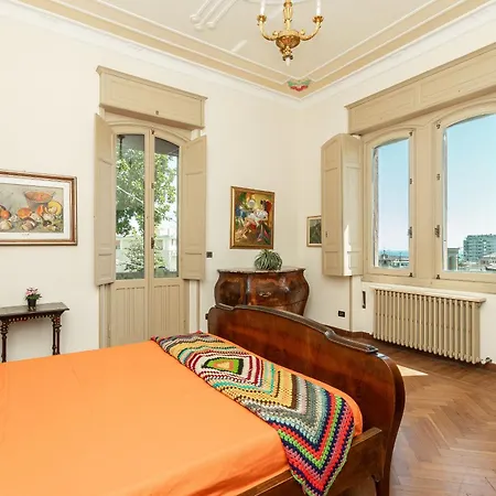 Amerigo Vespucci Sea View *